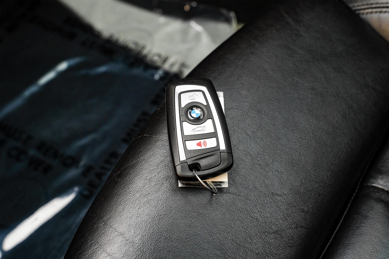 BMW M4 Vehicle Main Gallery Image 52