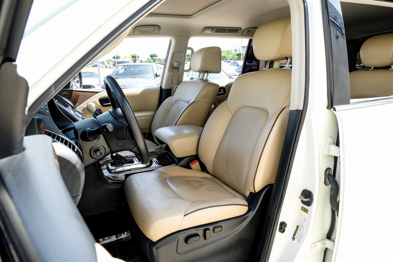 Nissan Armada Vehicle Main Gallery Image 04