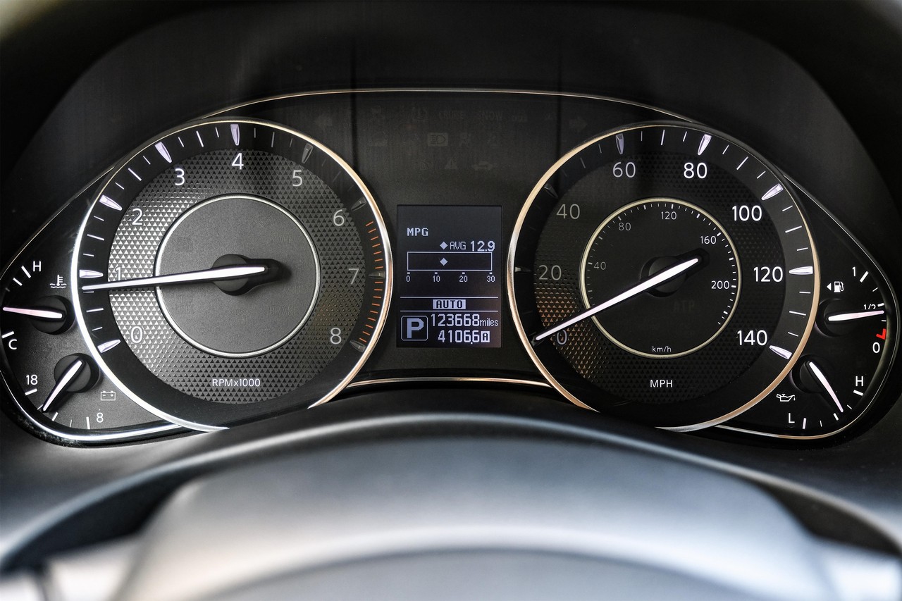 Nissan Armada Vehicle Main Gallery Image 20