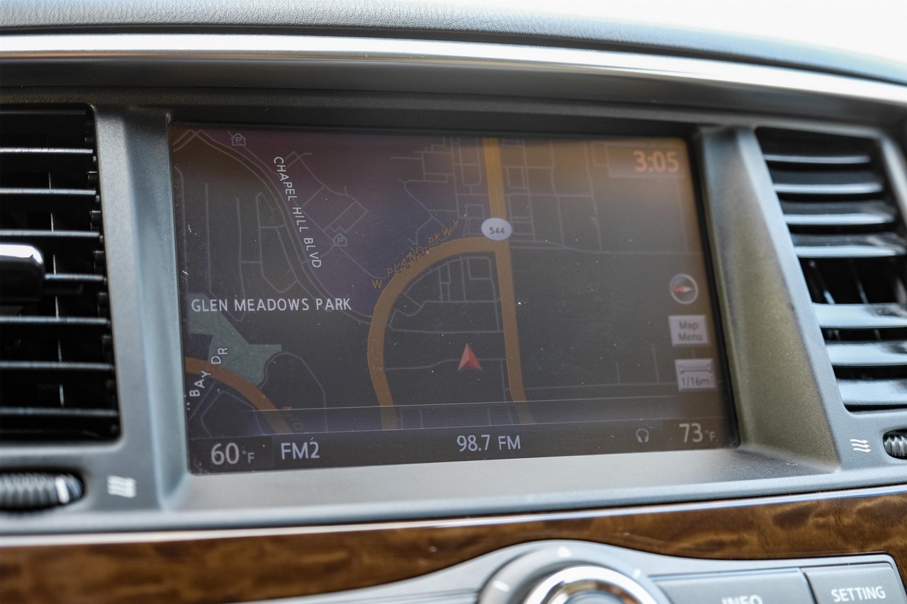 Nissan Armada Vehicle Main Gallery Image 22