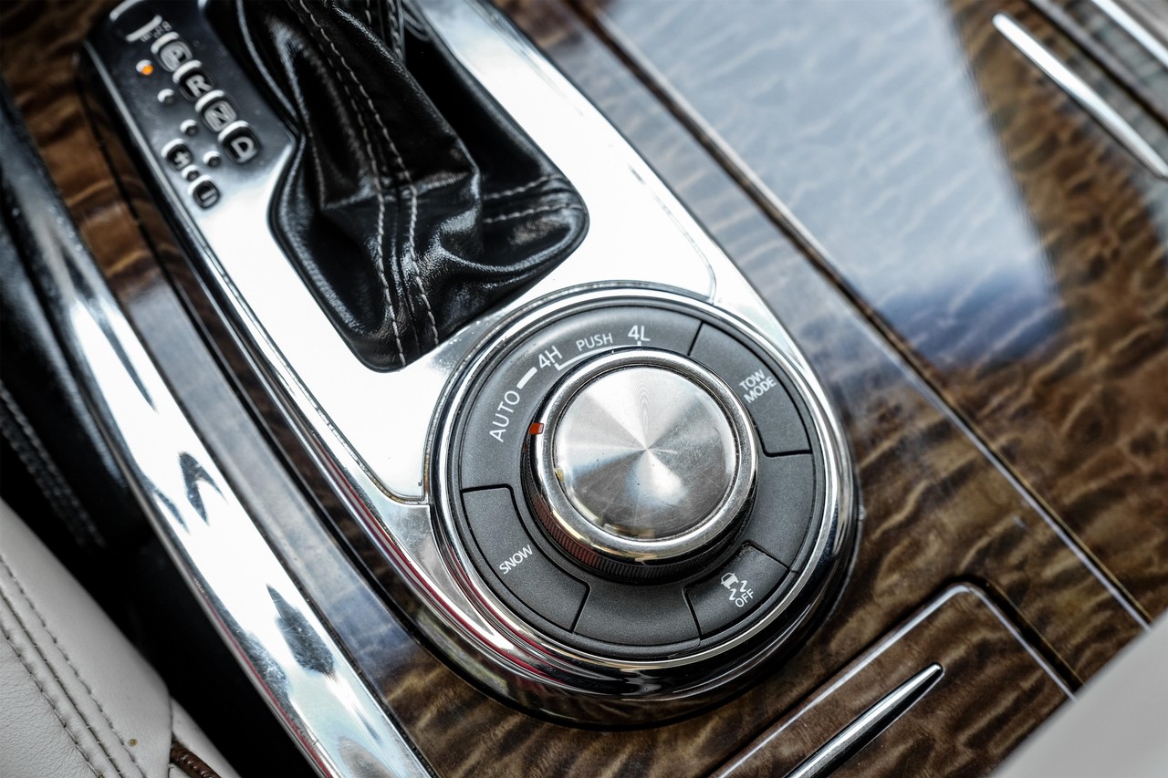 Nissan Armada Vehicle Main Gallery Image 26
