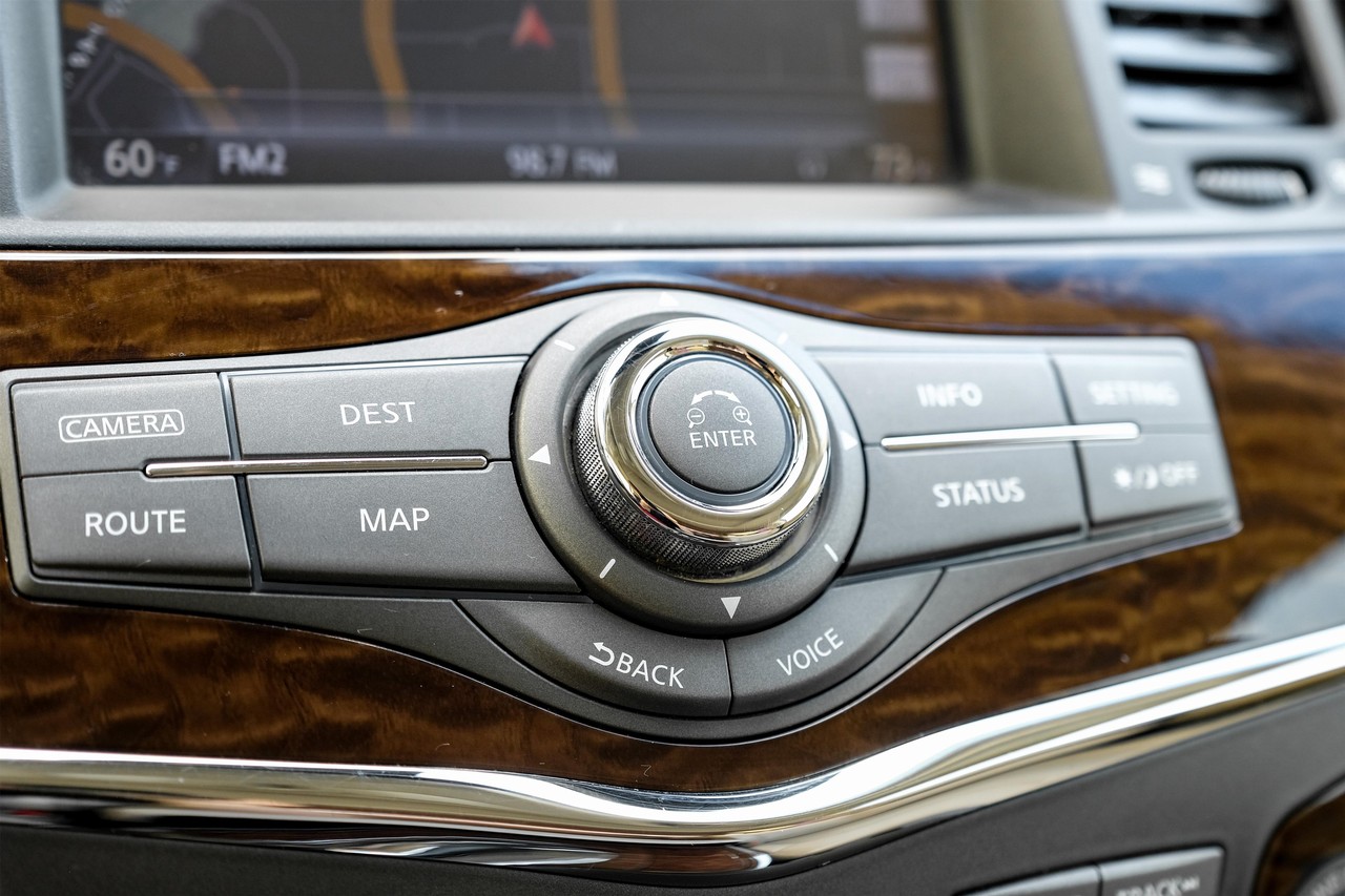 Nissan Armada Vehicle Main Gallery Image 27