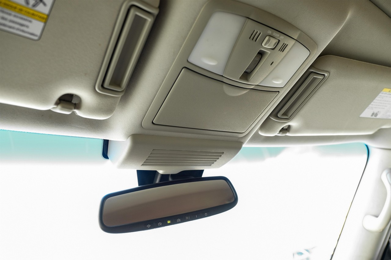 Nissan Armada Vehicle Main Gallery Image 30