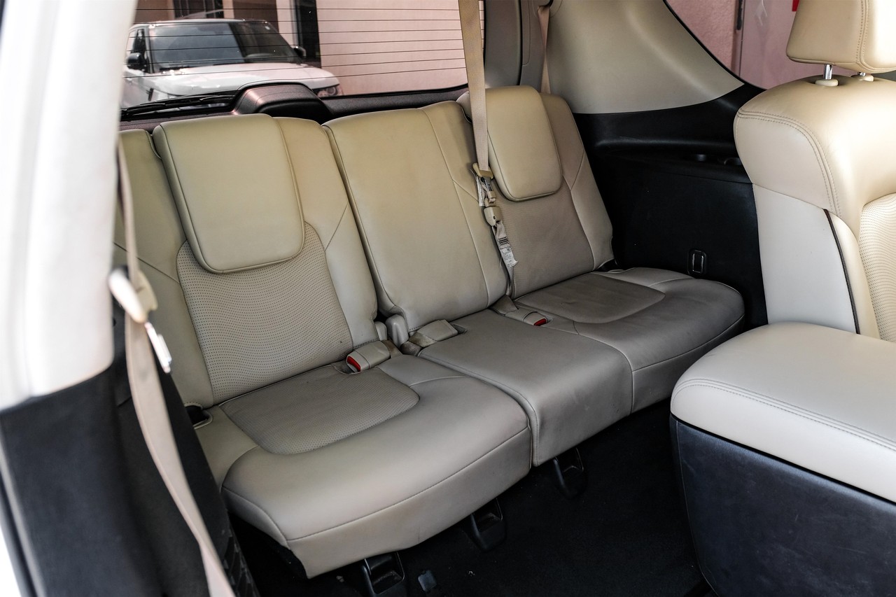 Nissan Armada Vehicle Main Gallery Image 40