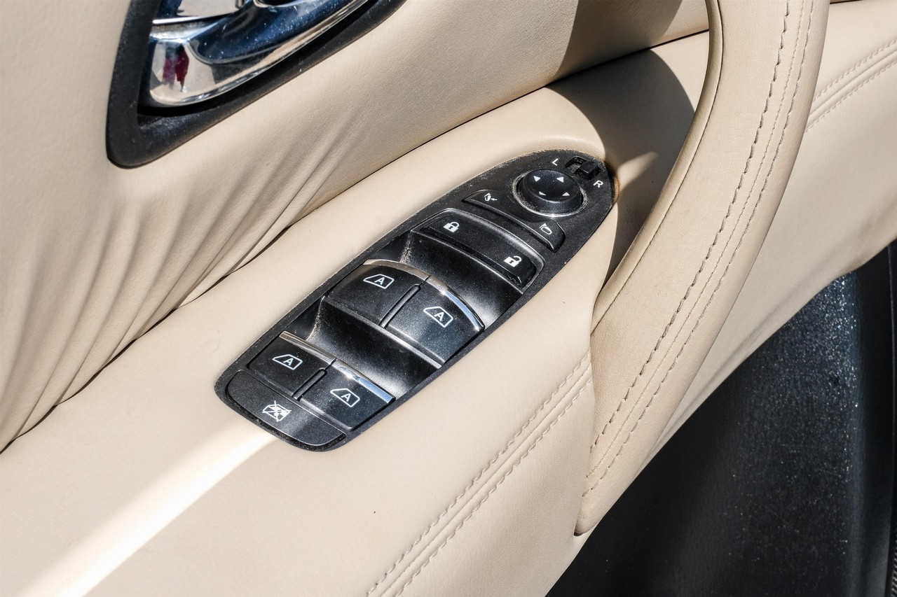 Nissan Armada Vehicle Main Gallery Image 45