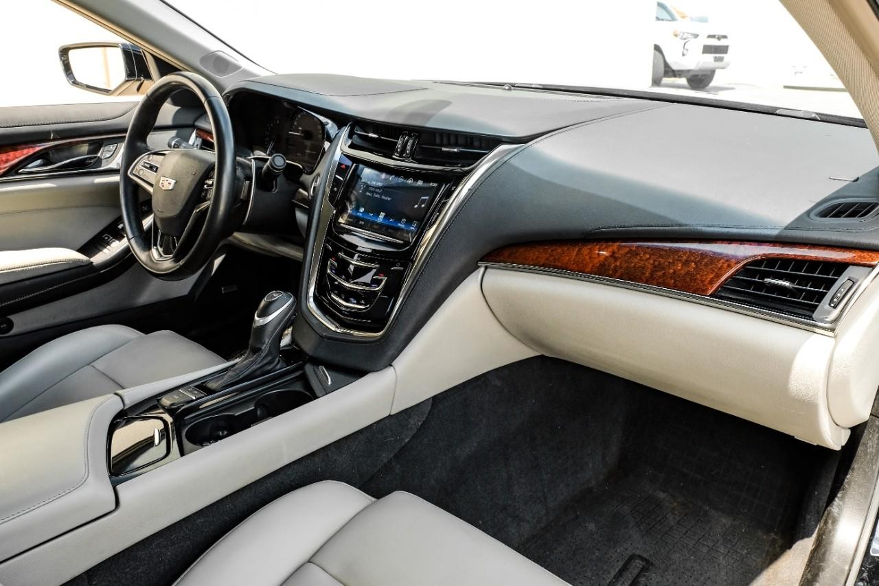 Cadillac CTS Vehicle Main Gallery Image 12