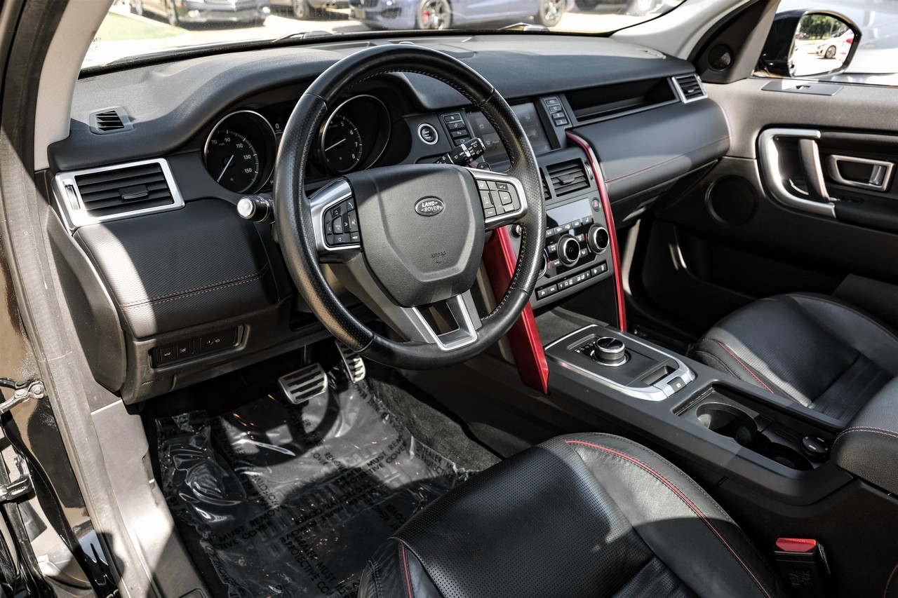 Land Rover Discovery Sport Vehicle Main Gallery Image 03