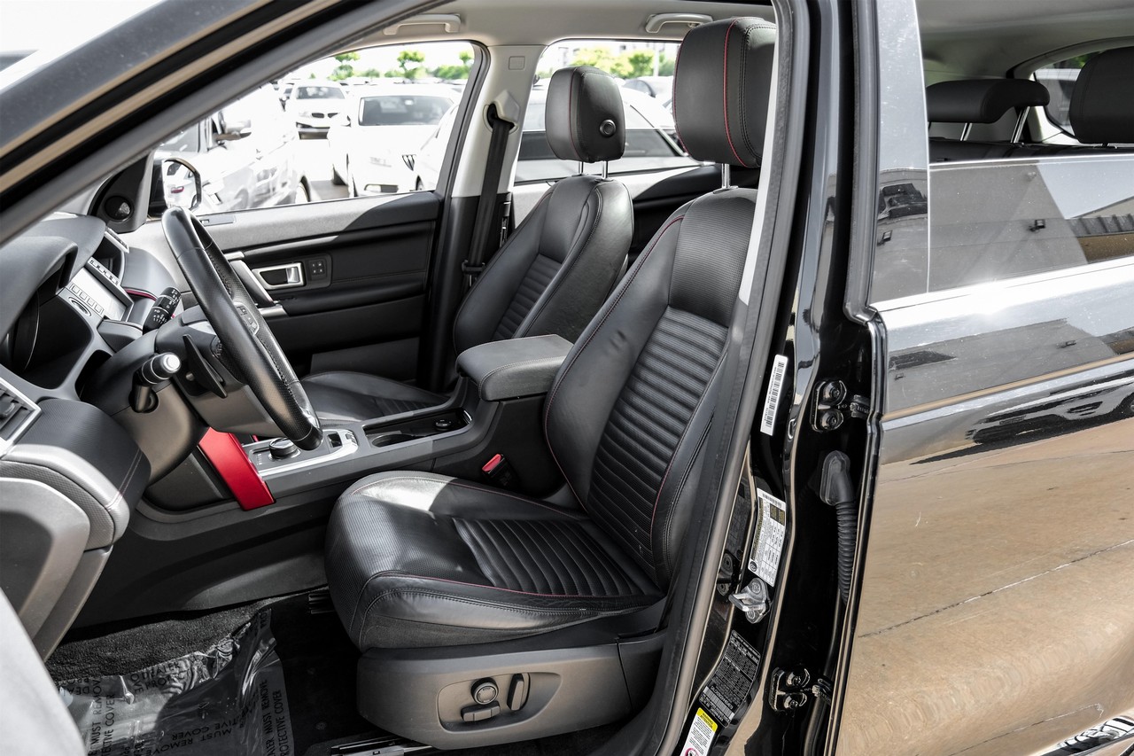 Land Rover Discovery Sport Vehicle Main Gallery Image 04