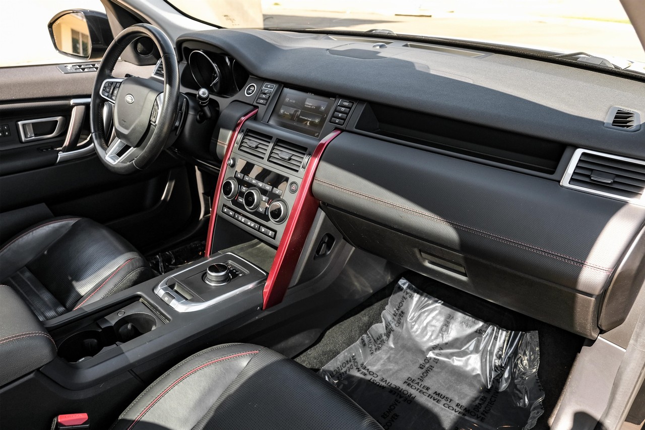 Land Rover Discovery Sport Vehicle Main Gallery Image 13