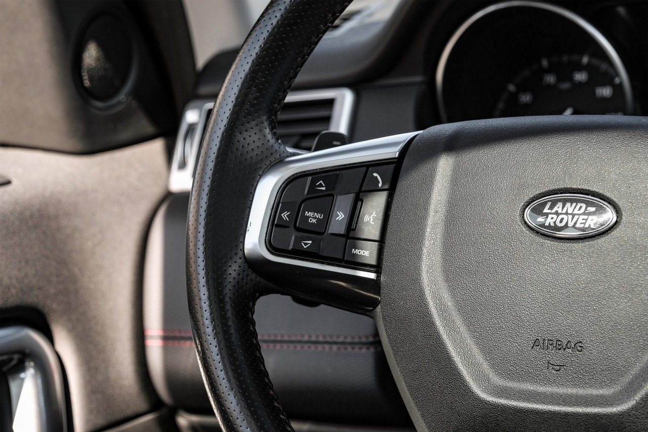 Land Rover Discovery Sport Vehicle Main Gallery Image 18