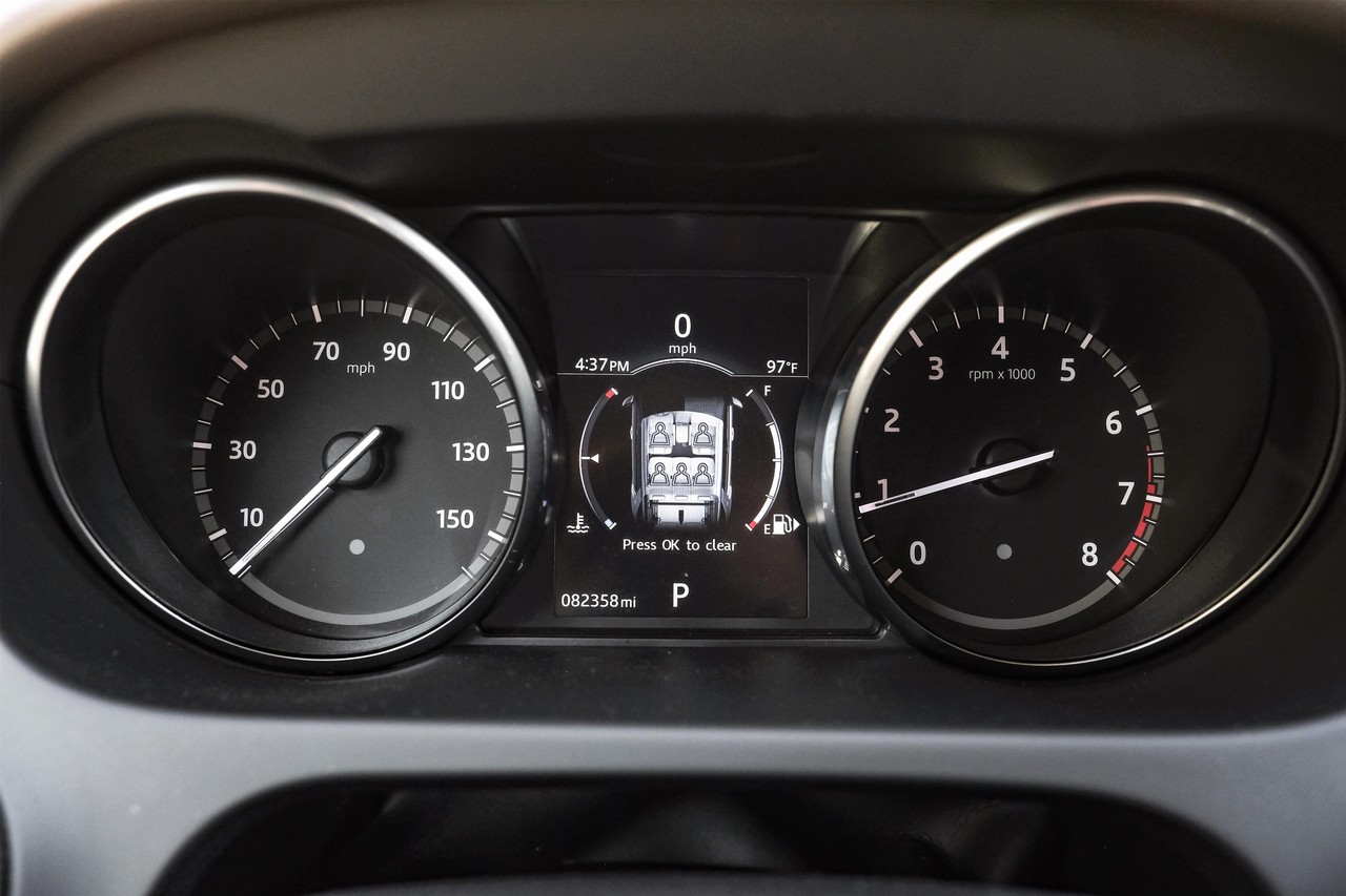 Land Rover Discovery Sport Vehicle Main Gallery Image 20