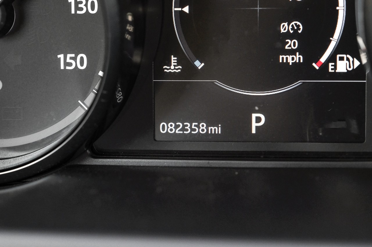 Land Rover Discovery Sport Vehicle Main Gallery Image 21