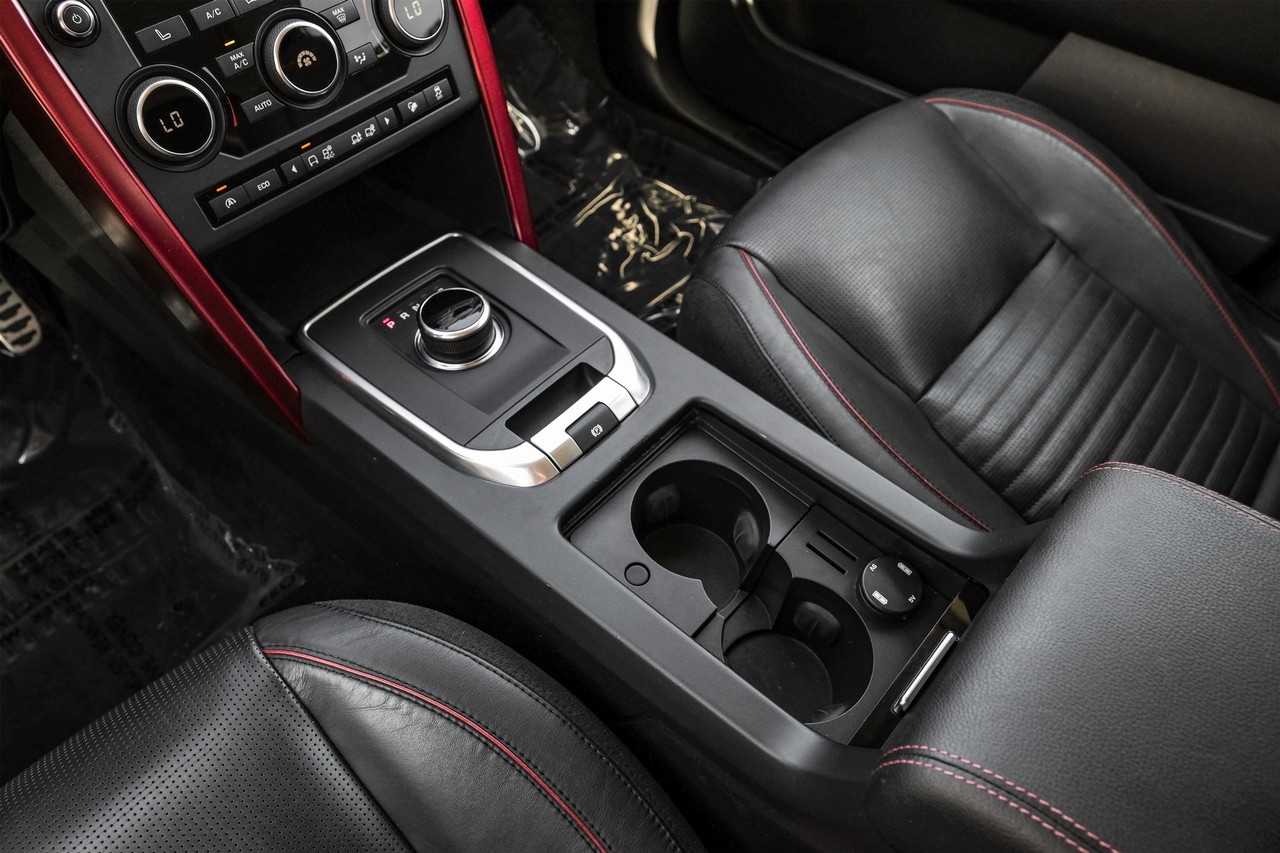 Land Rover Discovery Sport Vehicle Main Gallery Image 25