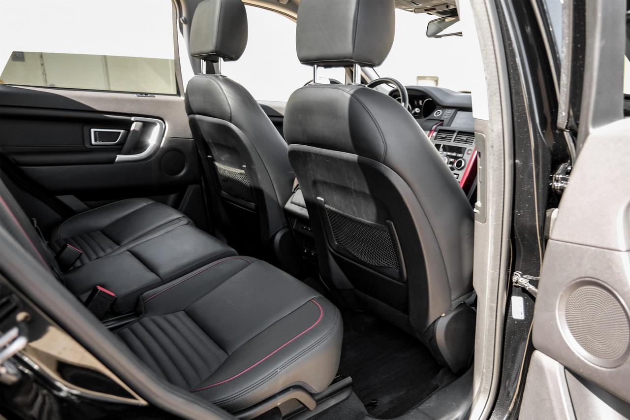 Land Rover Discovery Sport Vehicle Main Gallery Image 38