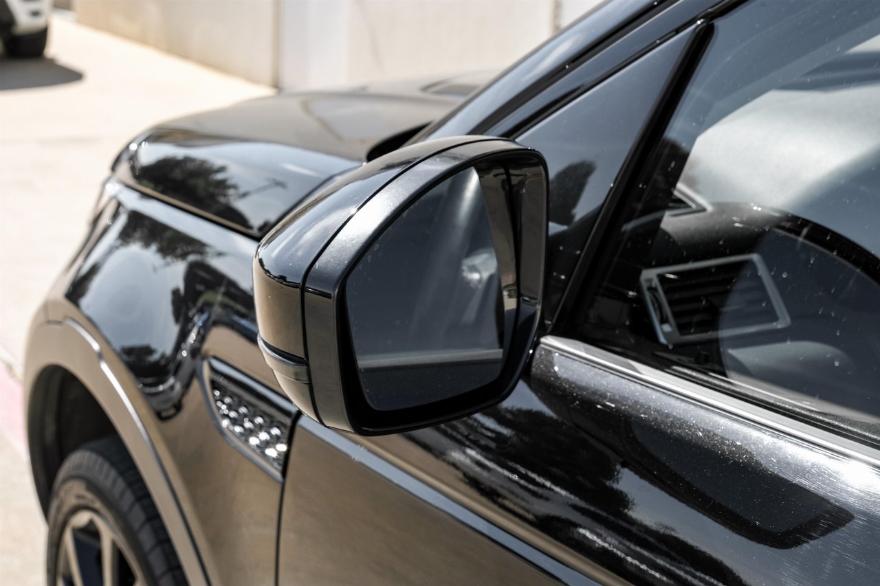 Land Rover Discovery Sport Vehicle Main Gallery Image 42