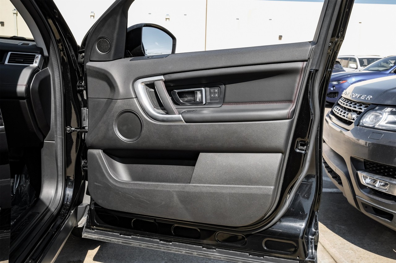 Land Rover Discovery Sport Vehicle Main Gallery Image 46