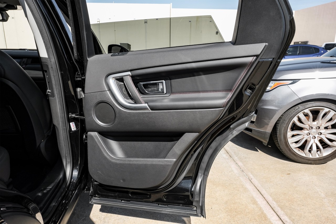 Land Rover Discovery Sport Vehicle Main Gallery Image 48
