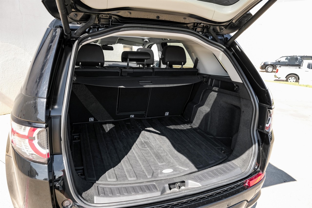 Land Rover Discovery Sport Vehicle Main Gallery Image 53