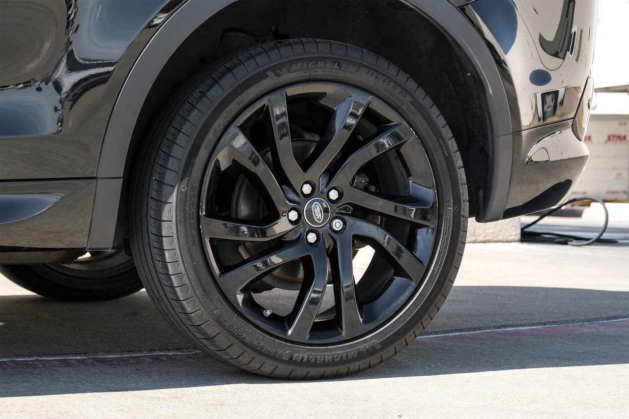 Land Rover Discovery Sport Vehicle Main Gallery Image 57