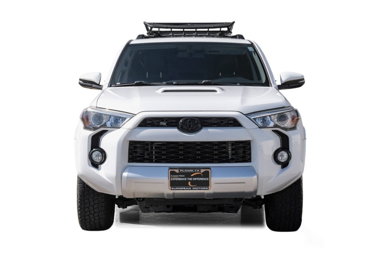 Toyota 4Runner Vehicle Main Gallery Image 06