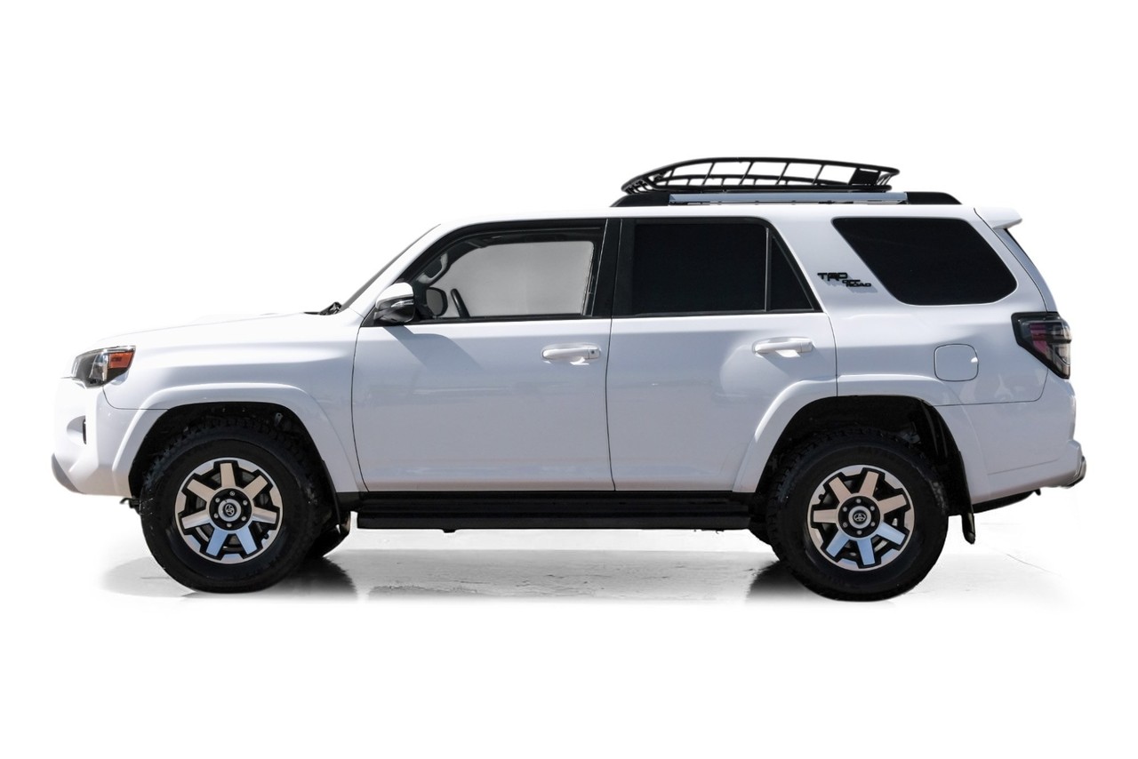 Toyota 4Runner Vehicle Main Gallery Image 11