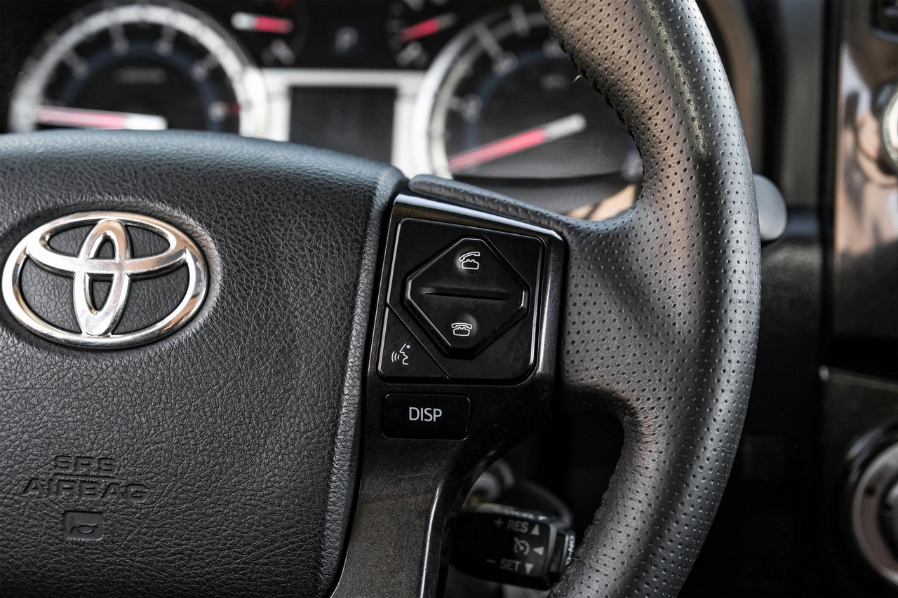 Toyota 4Runner Vehicle Main Gallery Image 18