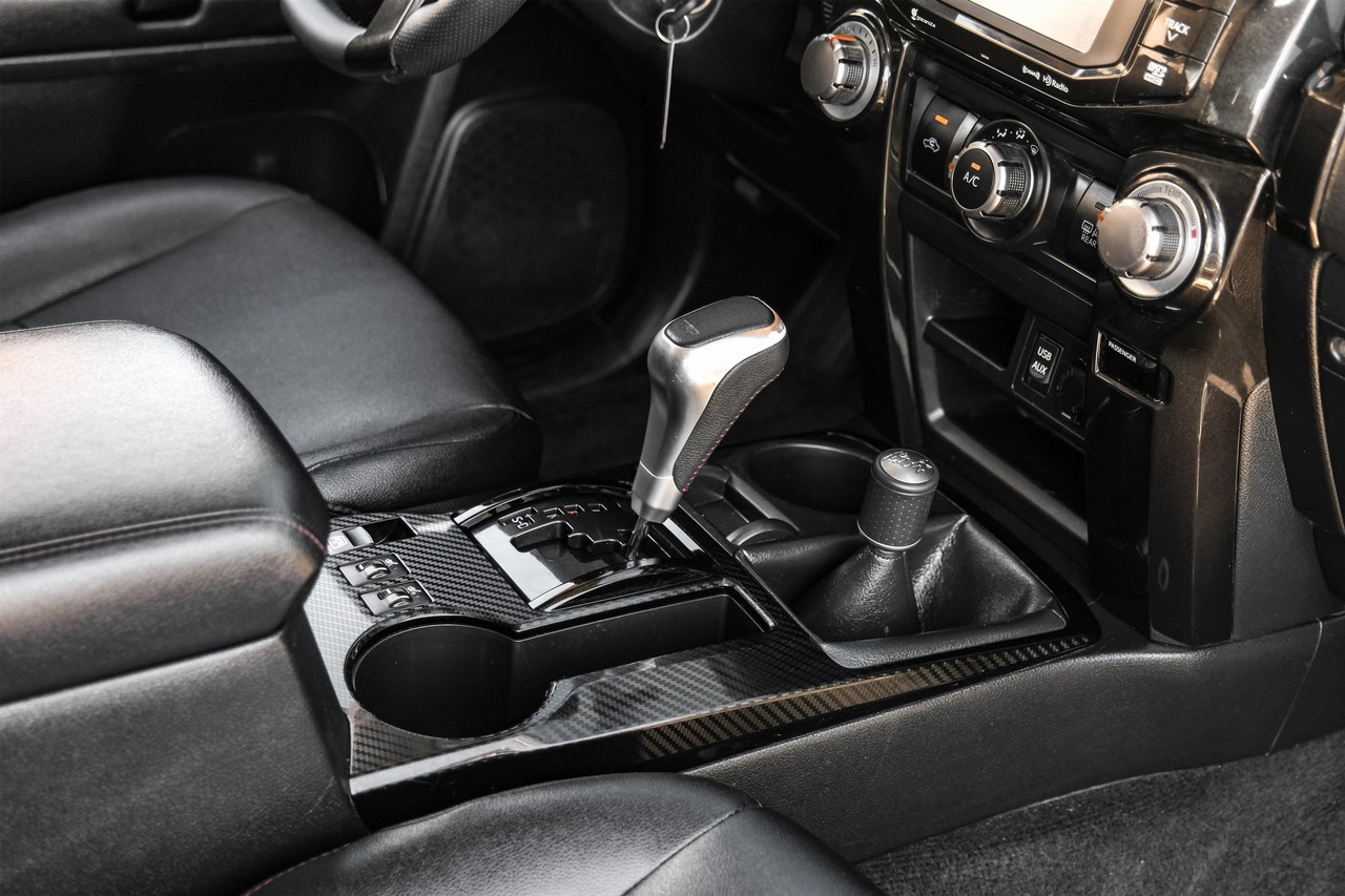 Toyota 4Runner Vehicle Main Gallery Image 21