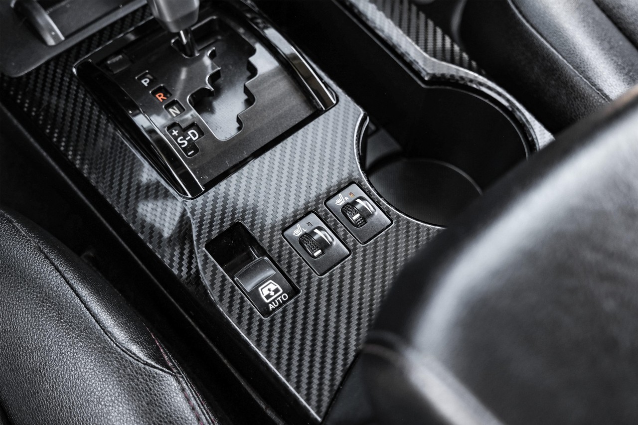 Toyota 4Runner Vehicle Main Gallery Image 23