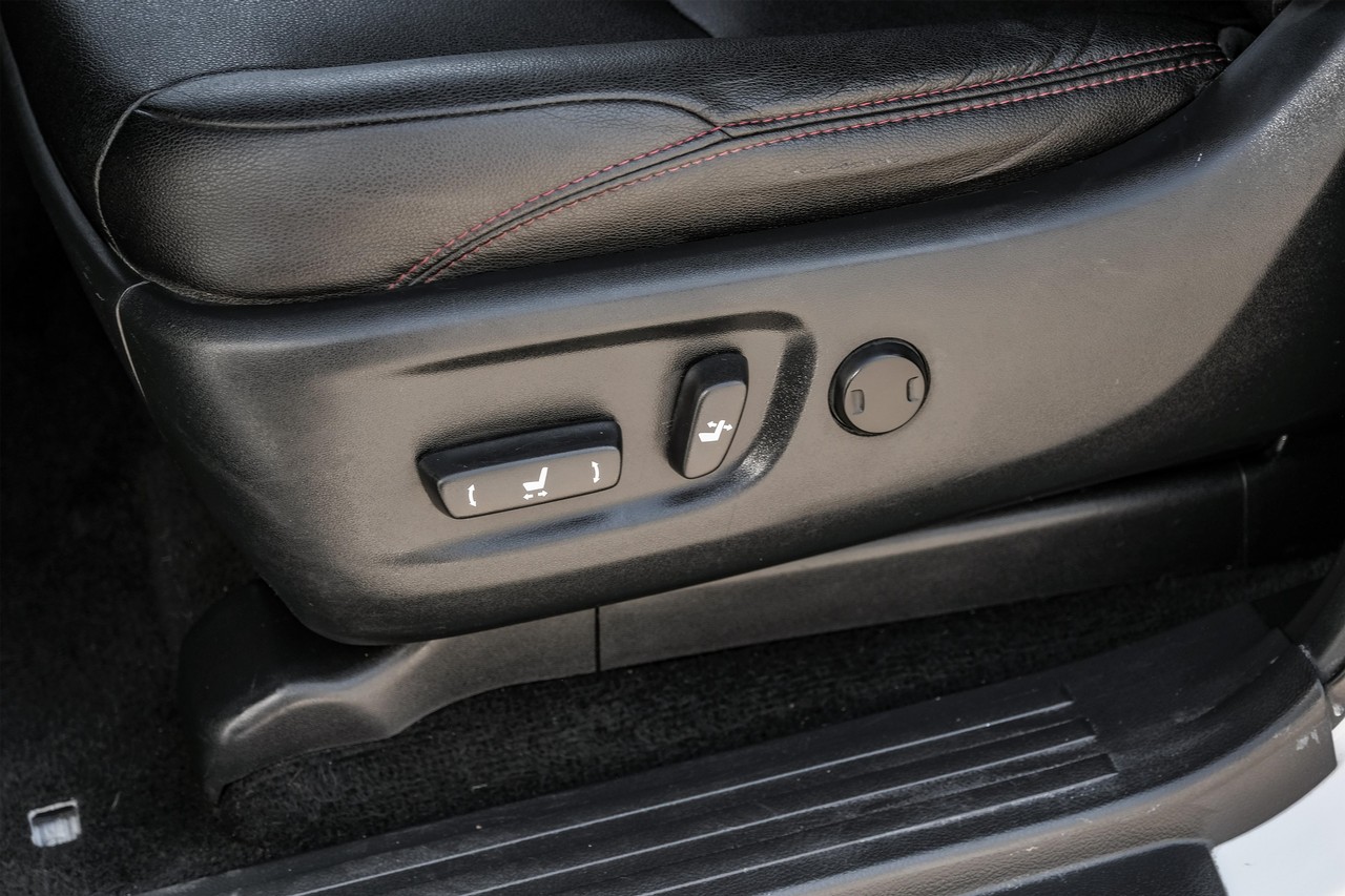 Toyota 4Runner Vehicle Main Gallery Image 32