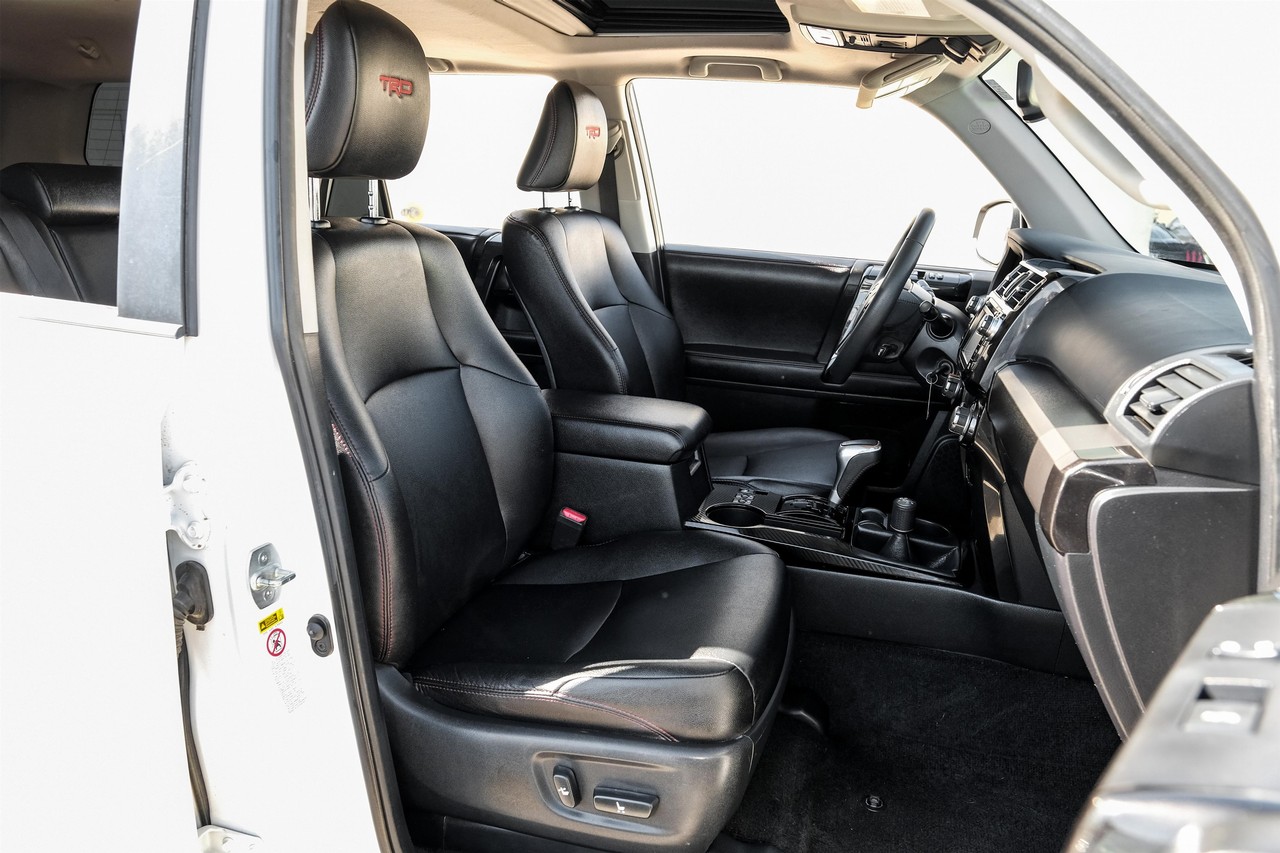 Toyota 4Runner Vehicle Main Gallery Image 33