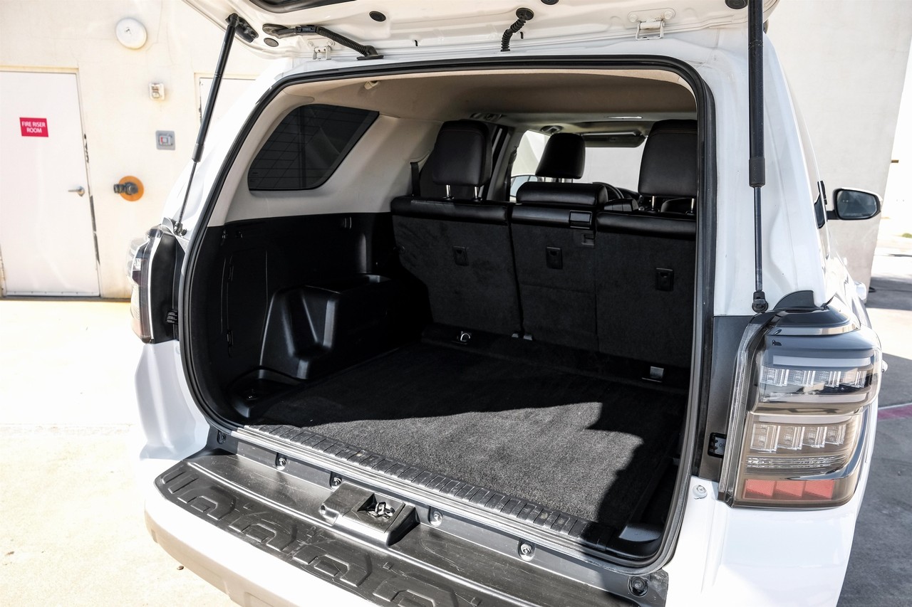 Toyota 4Runner Vehicle Main Gallery Image 46