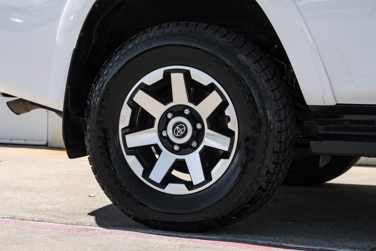 Toyota 4Runner Vehicle Main Gallery Image 49