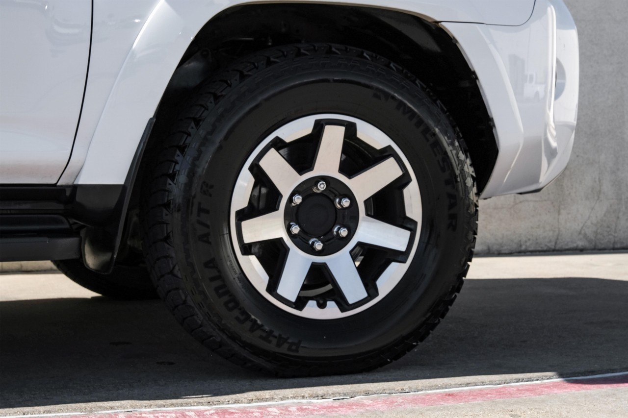 Toyota 4Runner Vehicle Main Gallery Image 50
