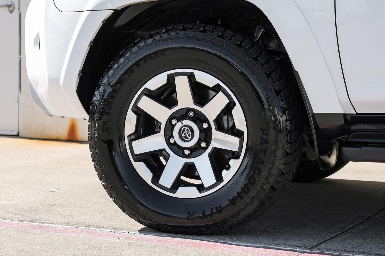 Toyota 4Runner Vehicle Main Gallery Image 51