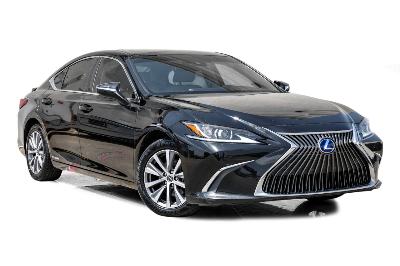 Lexus ES 300h Vehicle Main Gallery Image 07