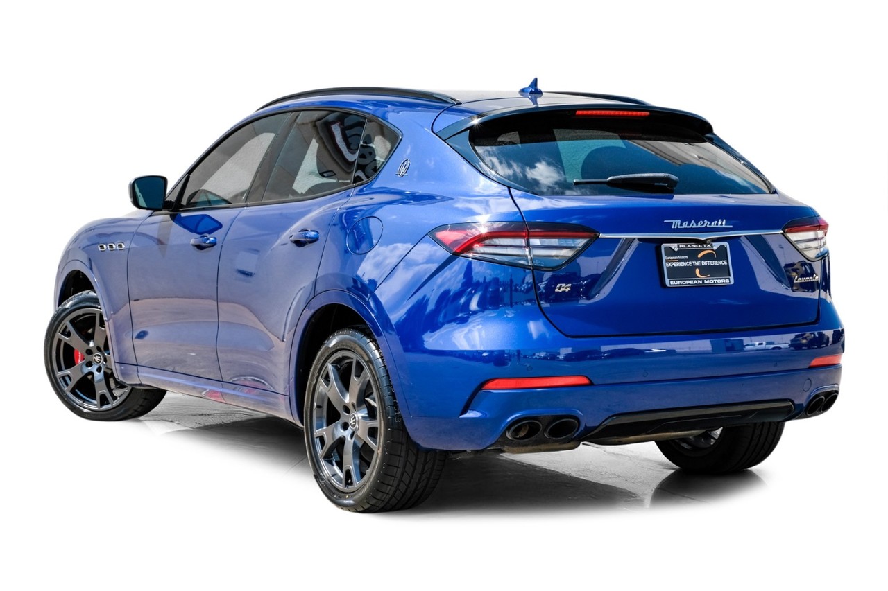 Maserati Levante Vehicle Main Gallery Image 11