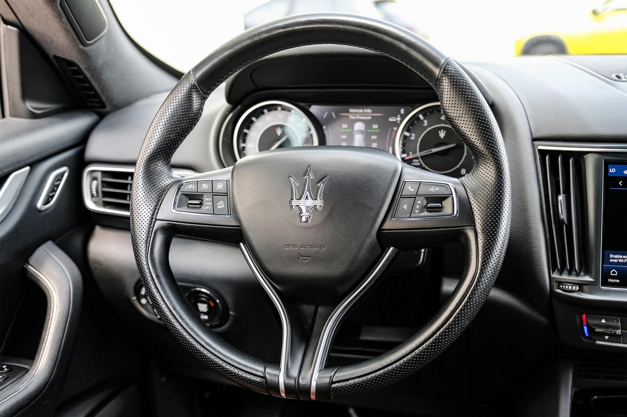Maserati Levante Vehicle Main Gallery Image 17