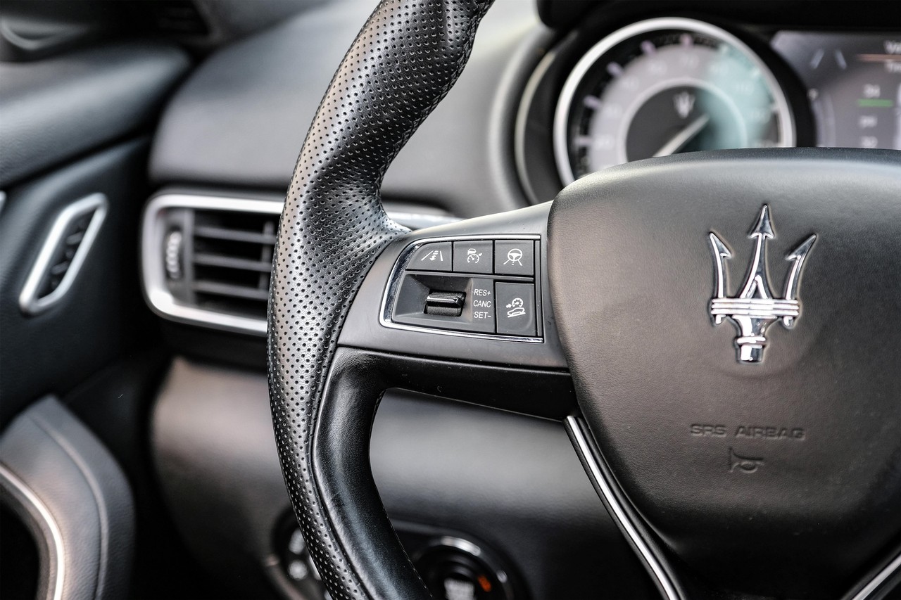 Maserati Levante Vehicle Main Gallery Image 18