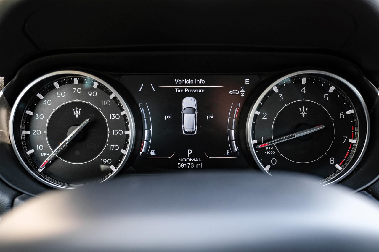 Maserati Levante Vehicle Main Gallery Image 20