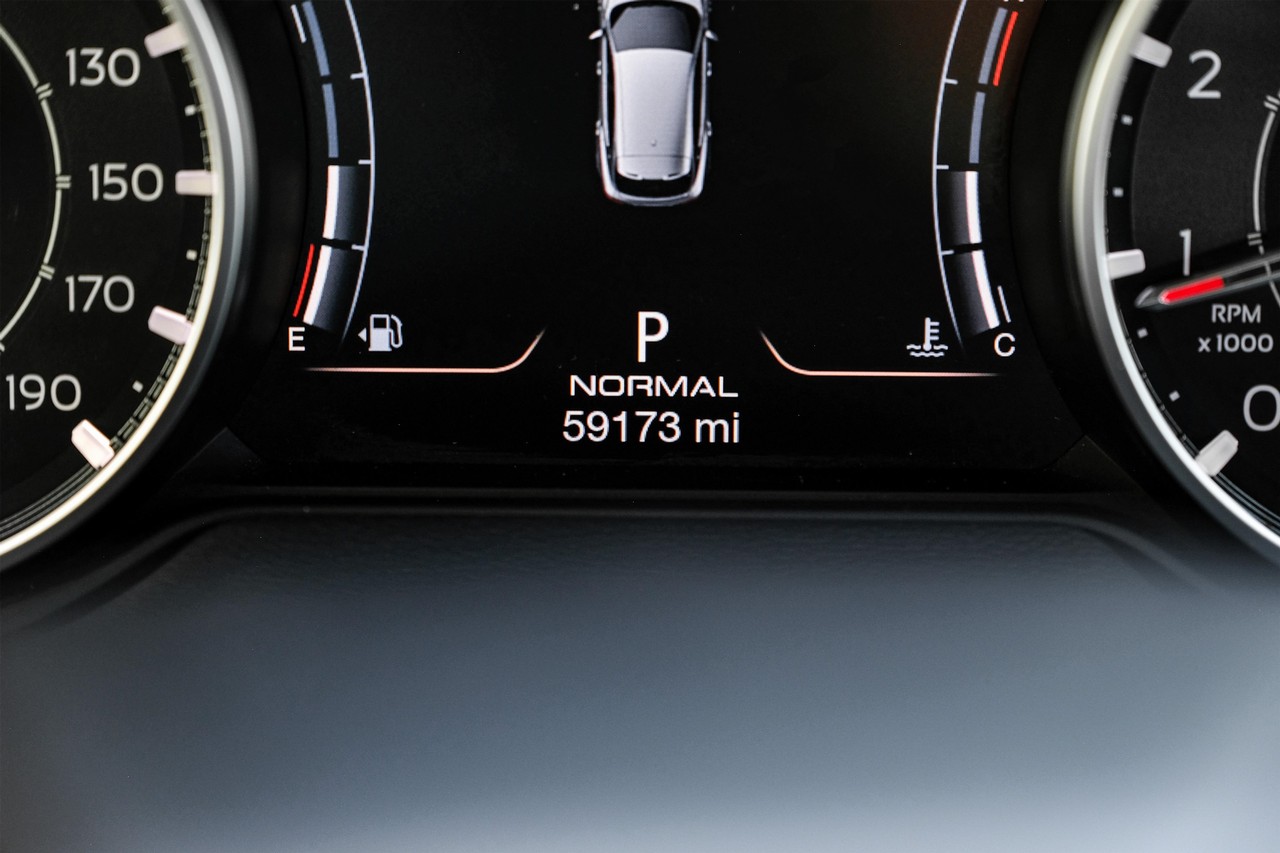 Maserati Levante Vehicle Main Gallery Image 21