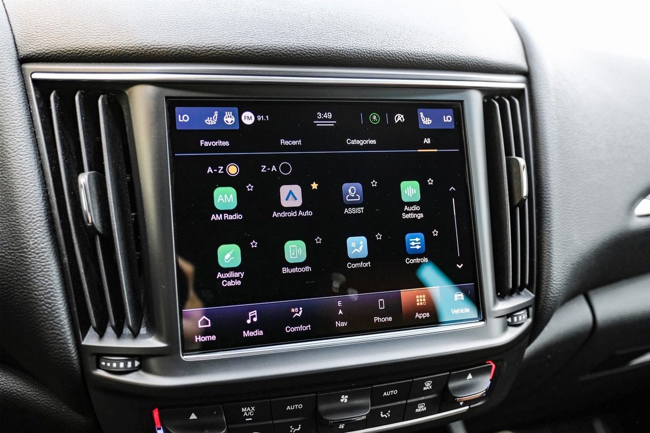 Maserati Levante Vehicle Main Gallery Image 33