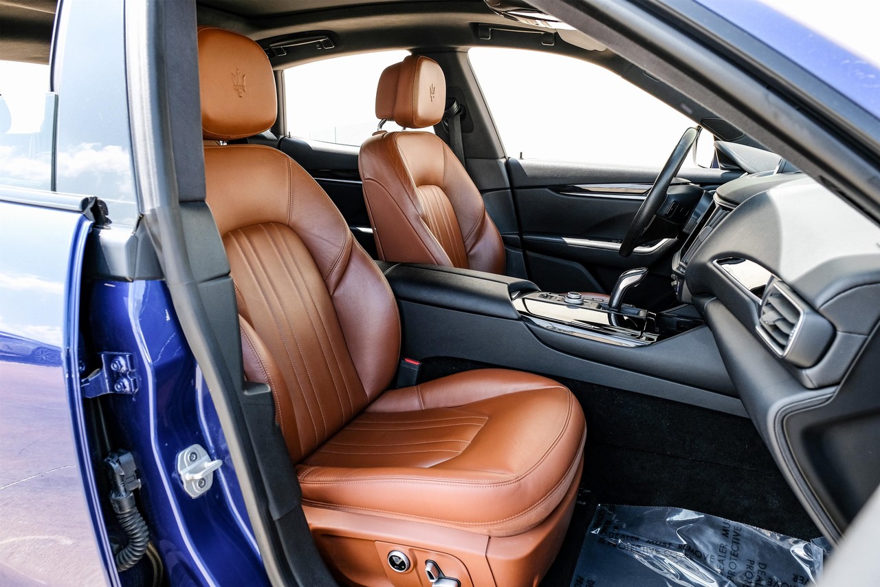 Maserati Levante Vehicle Main Gallery Image 35