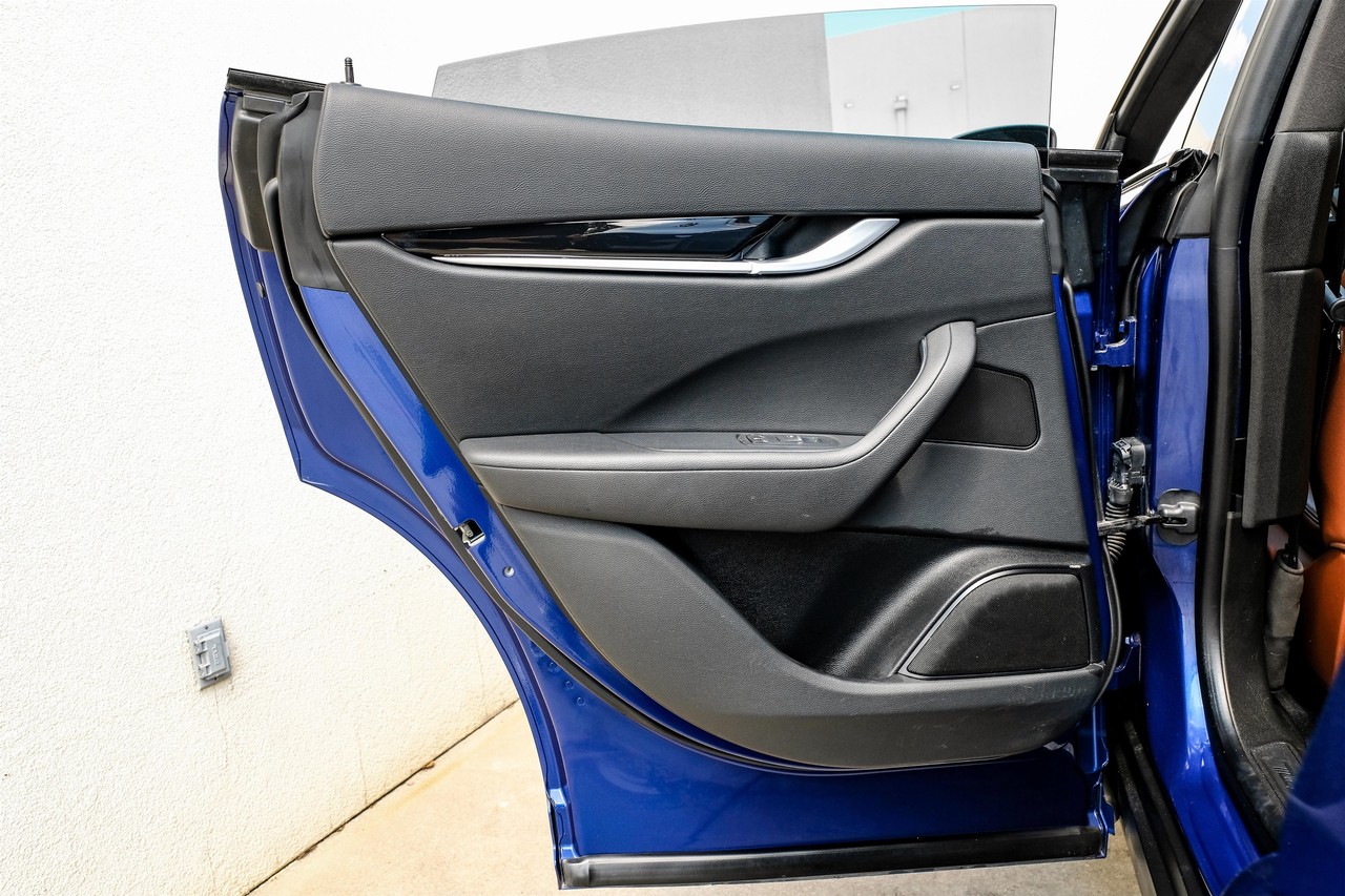 Maserati Levante Vehicle Main Gallery Image 44