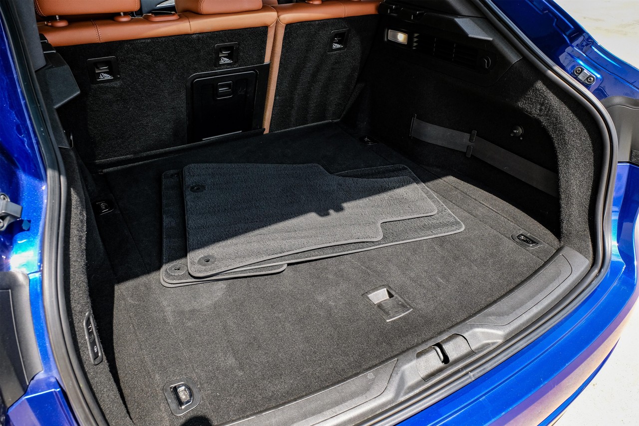 Maserati Levante Vehicle Main Gallery Image 47