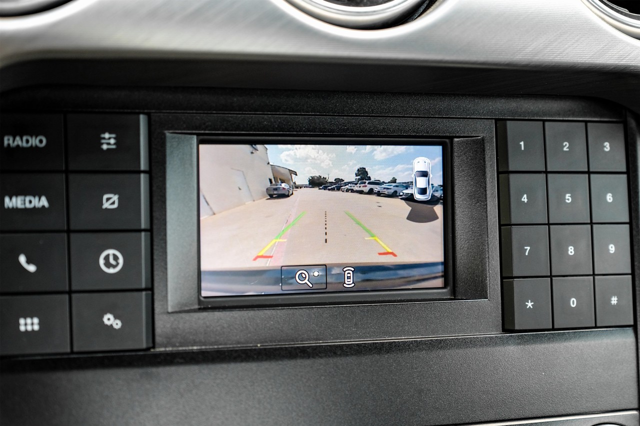 Ford Mustang Vehicle Main Gallery Image 19