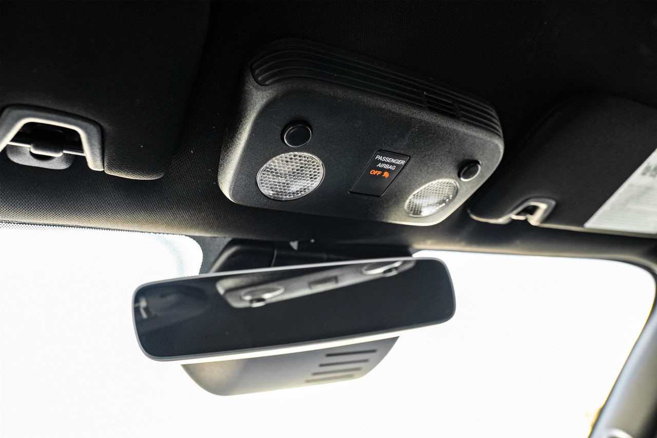 Ford Mustang Vehicle Main Gallery Image 24