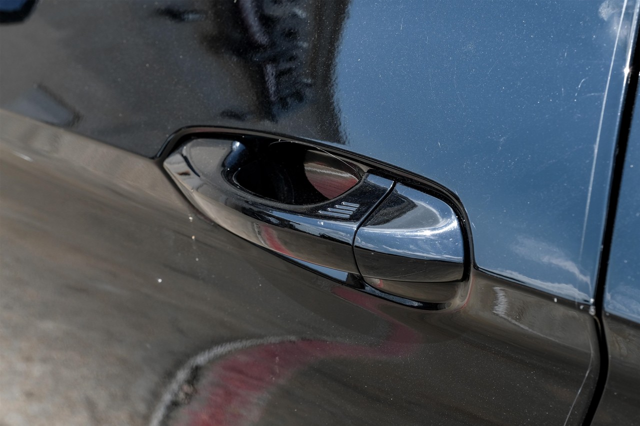 Ford Mustang Vehicle Main Gallery Image 30
