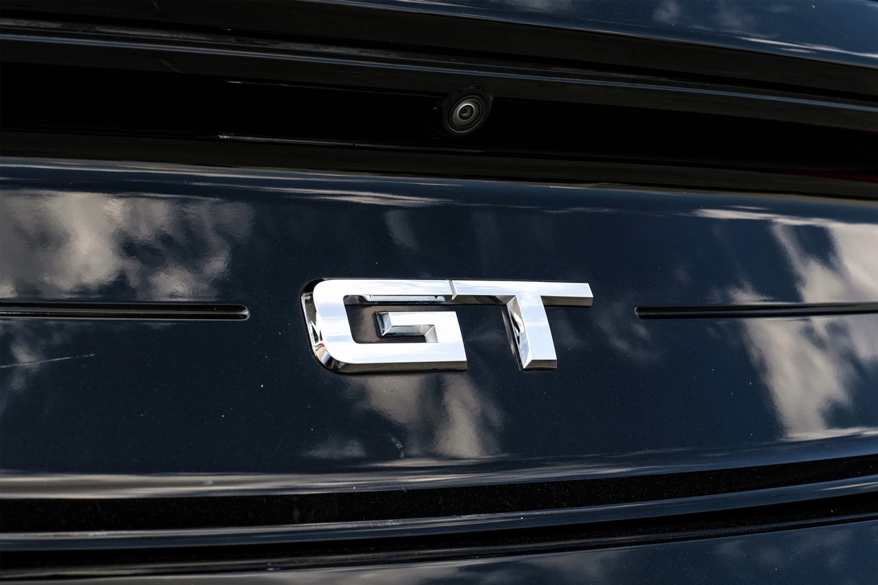 Ford Mustang Vehicle Main Gallery Image 38