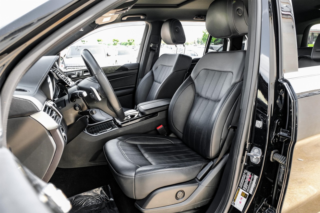 Mercedes-Benz GL 450 Vehicle Main Gallery Image 04