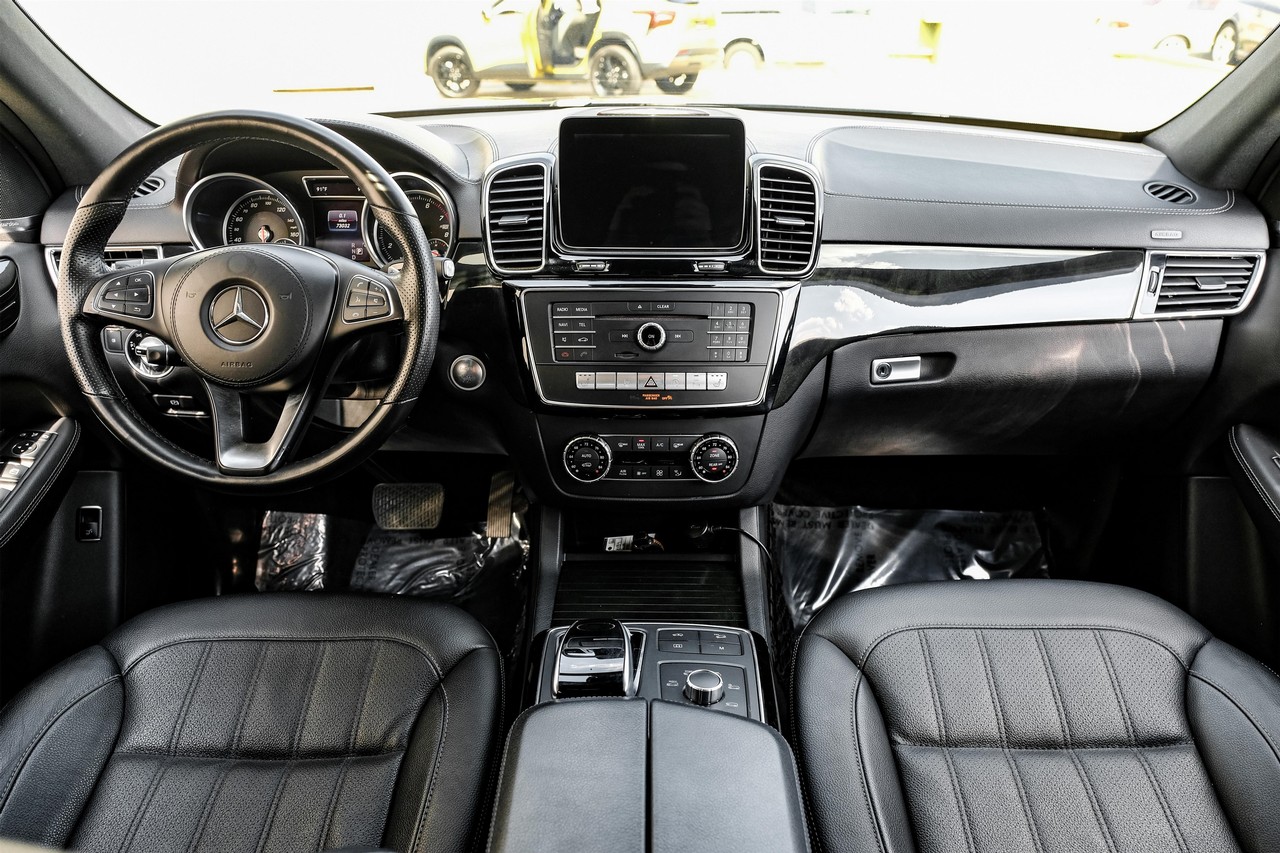 Mercedes-Benz GL 450 Vehicle Main Gallery Image 15